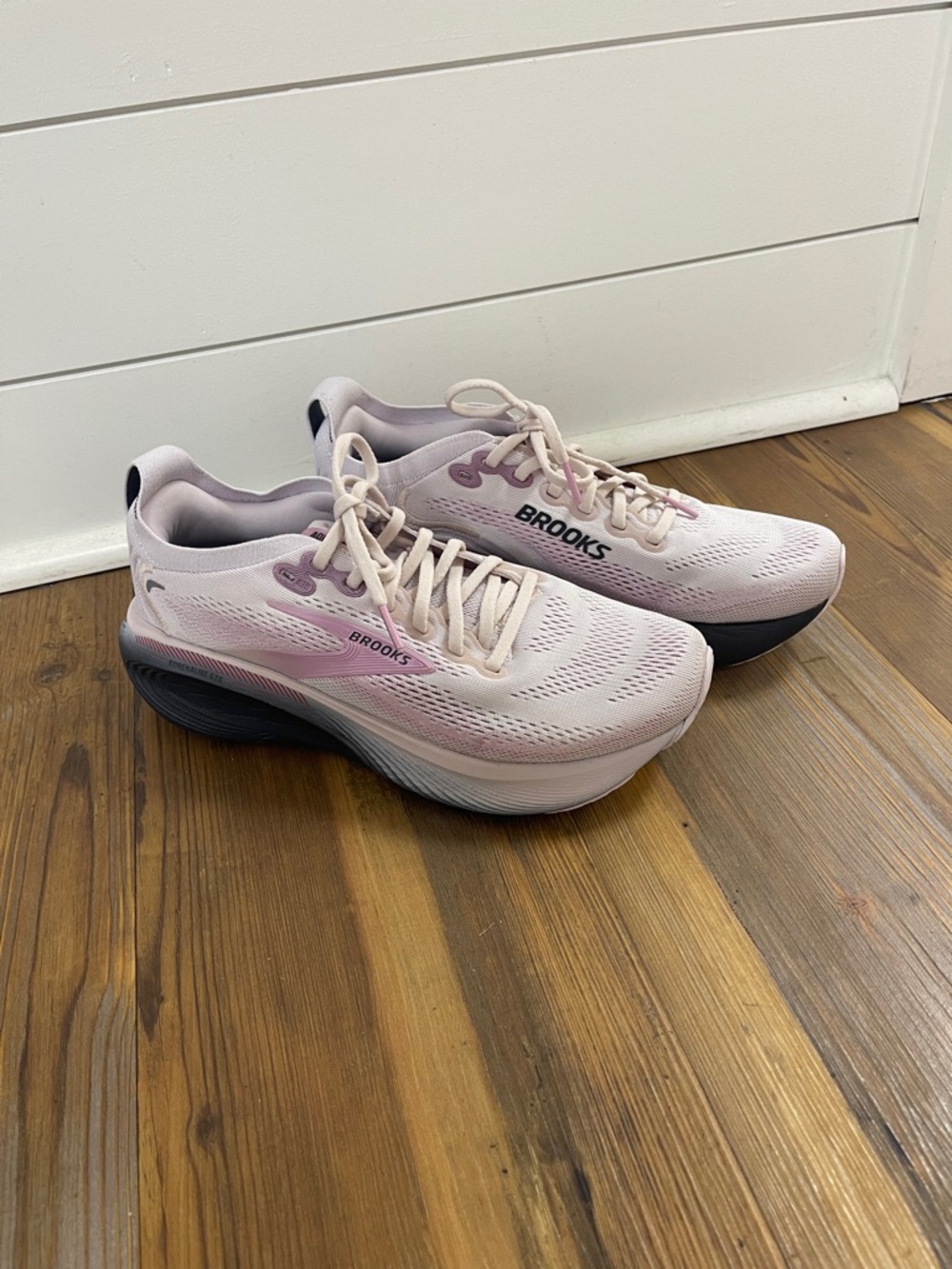Brooks Women’s Light Purple Running Sneakers with Black Sole